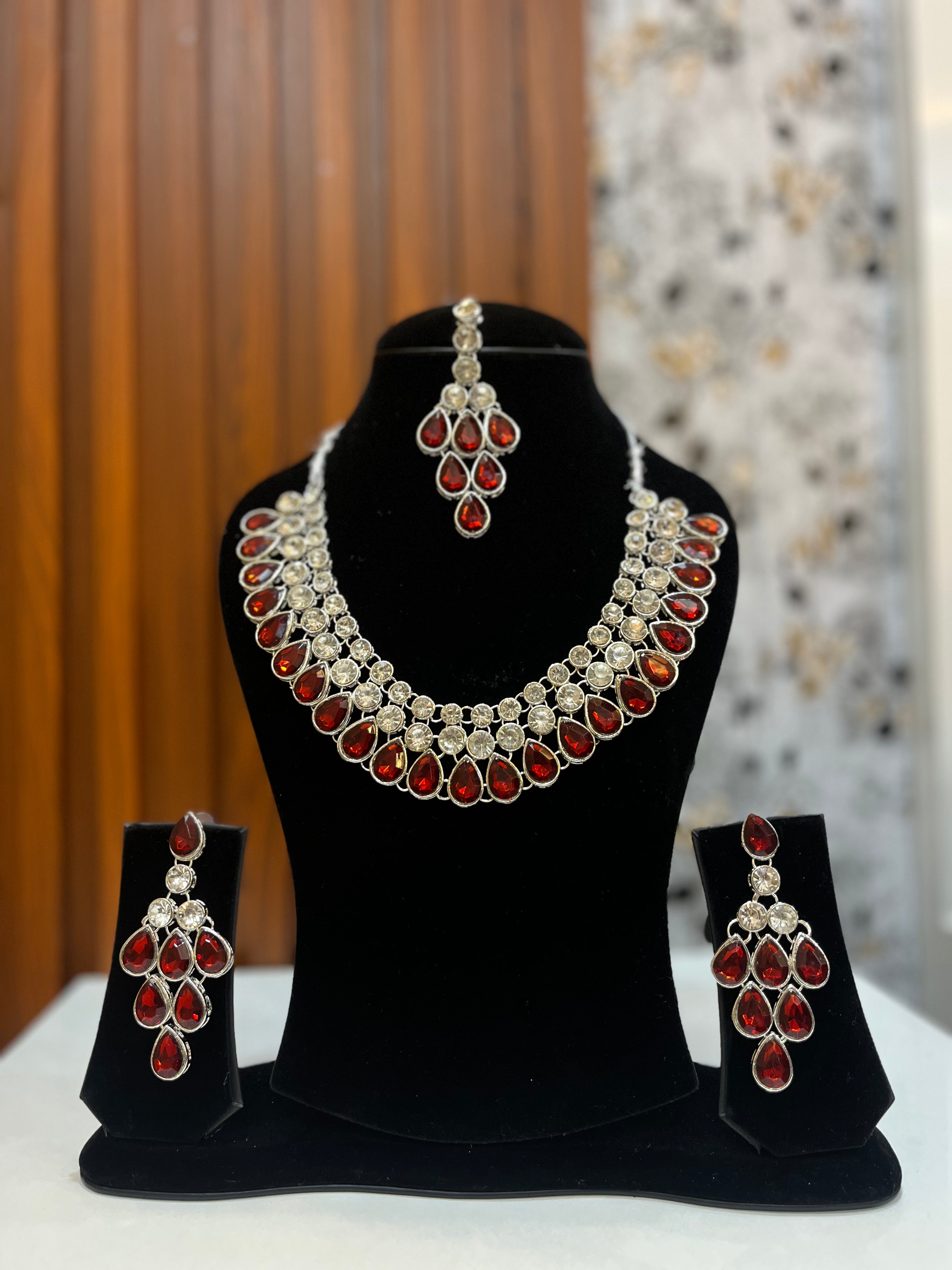 Artificial Jewelry / Necklace Set